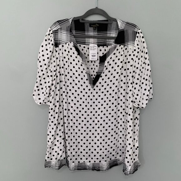 Suzanne Betro Tops - NEW Suzanne Betro retro black white mixed pring collared short sleeve blouse top